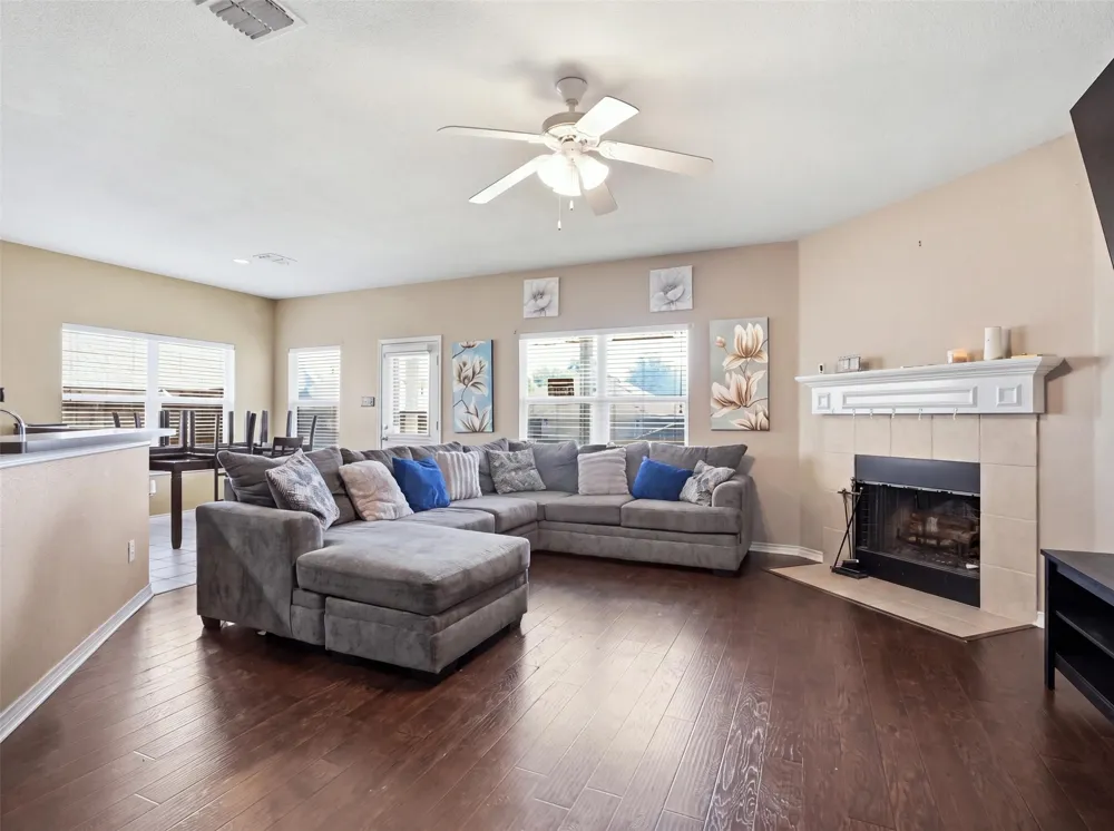 2159 Fair Weather Drive Lancaster, TX 75146