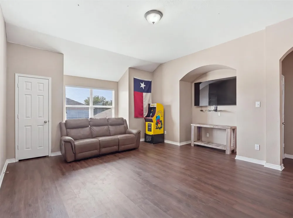 2159 Fair Weather Drive Lancaster, TX 75146