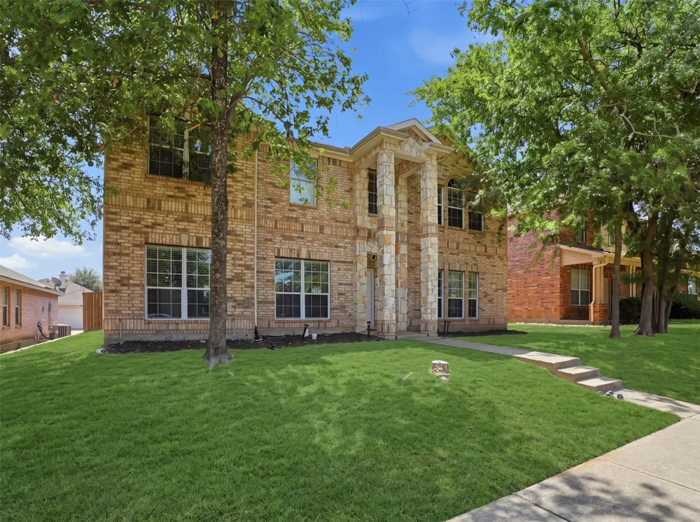 2159 Fair Weather Drive Lancaster, TX 75146