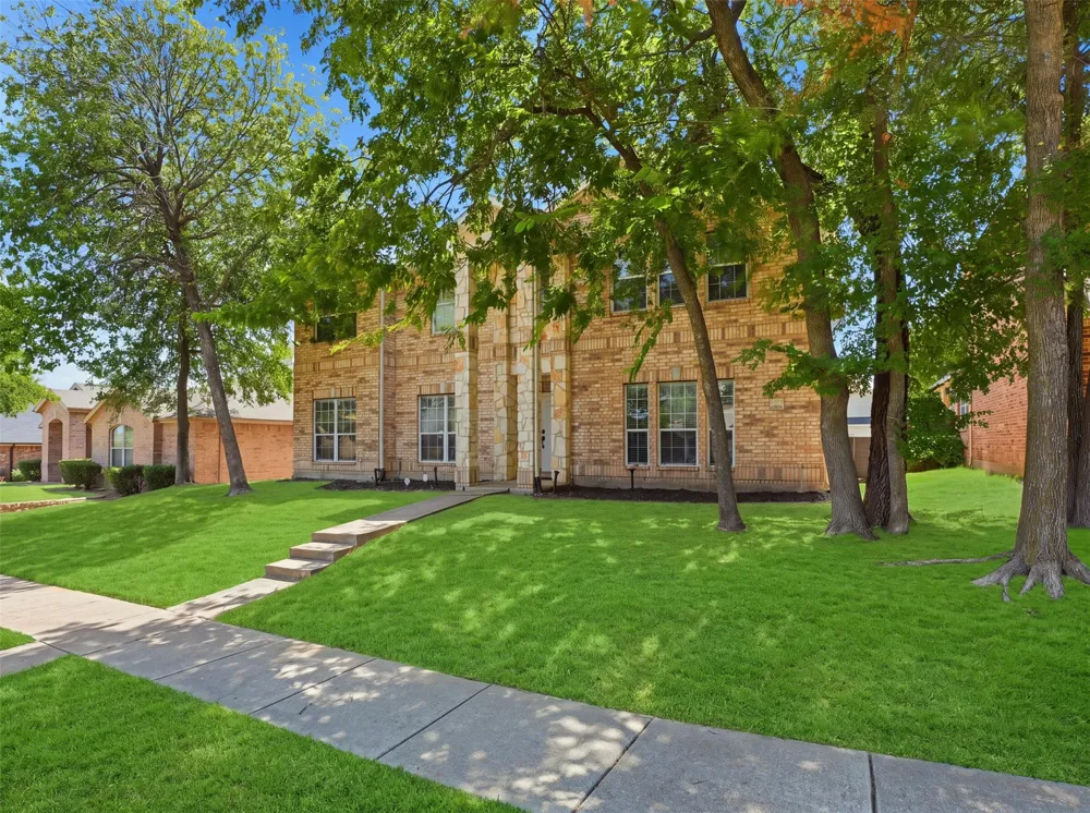2159 Fair Weather Drive Lancaster, TX 75146