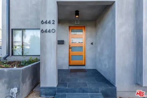 6440 W 87th Place