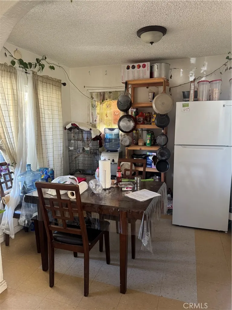 174 E 11th Perris, CA 92570