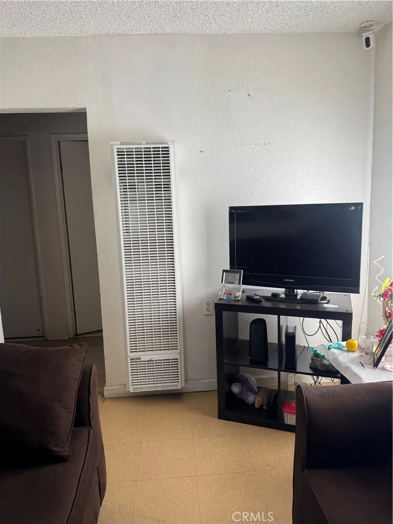 174 E 11th Perris, CA 92570