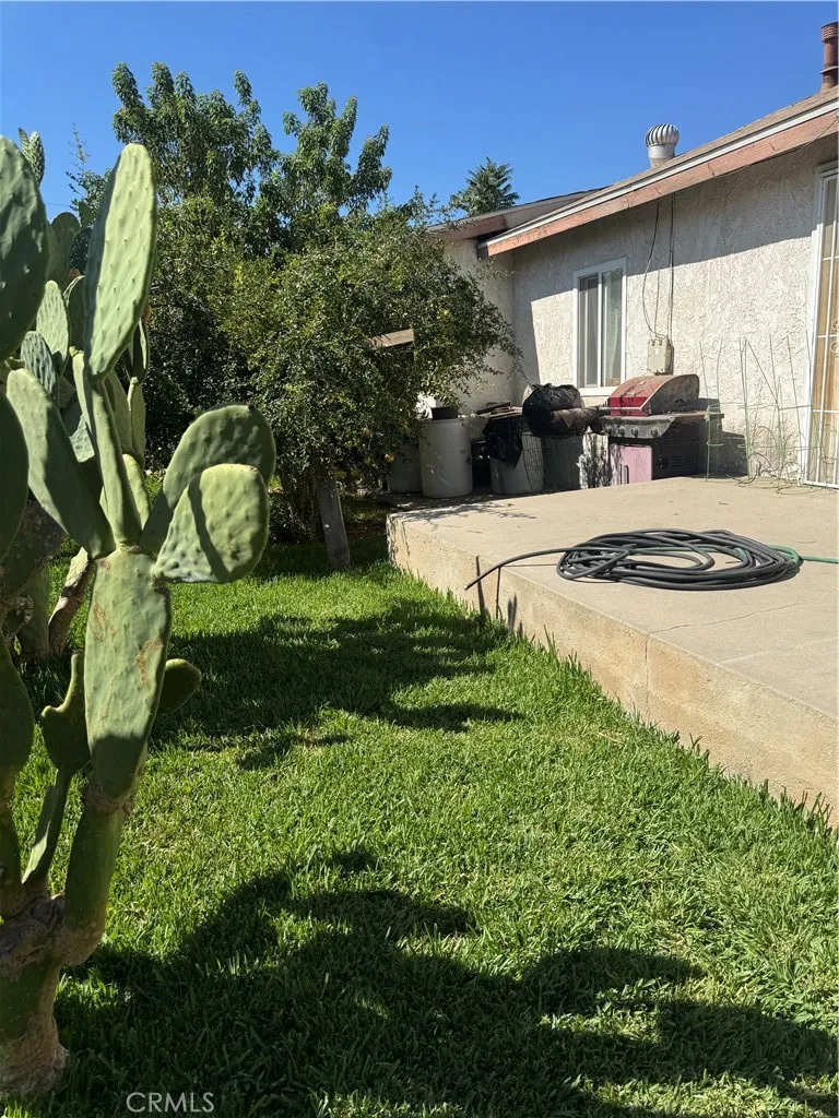 174 E 11th Perris, CA 92570