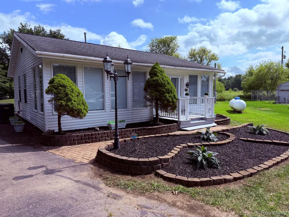 6180 E 5 Point Highway Hamlin Township, MI 48827