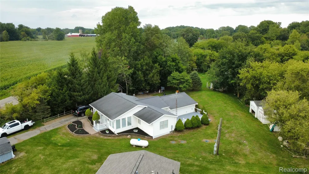 6180 E 5 Point Highway Hamlin Township, MI 48827