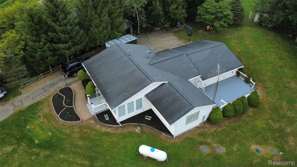 6180 E 5 Point Highway Hamlin Township, MI 48827