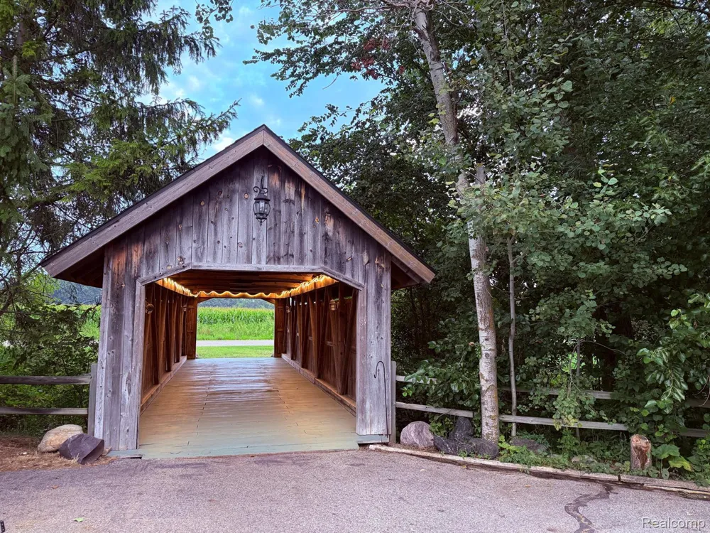 6180 E 5 Point Highway Hamlin Township, MI 48827