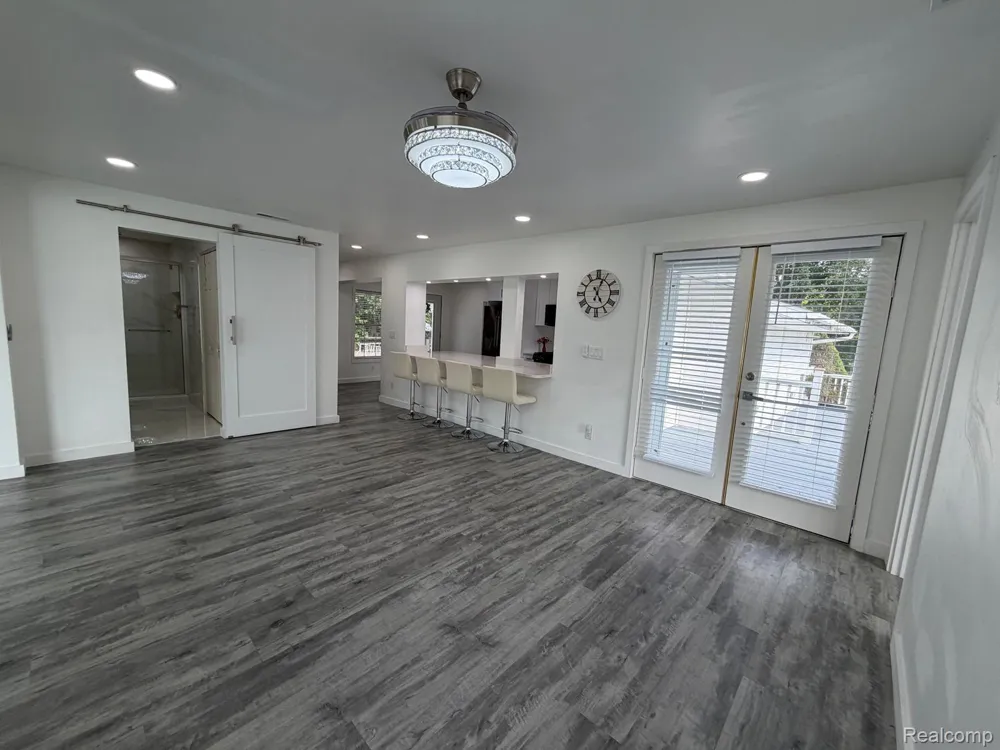 6180 E 5 Point Highway Hamlin Township, MI 48827