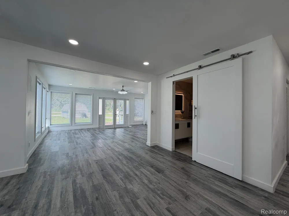 6180 E 5 Point Highway Hamlin Township, MI 48827