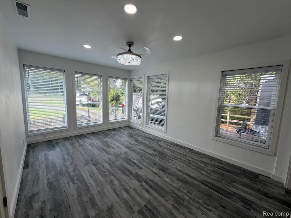 6180 E 5 Point Highway Hamlin Township, MI 48827