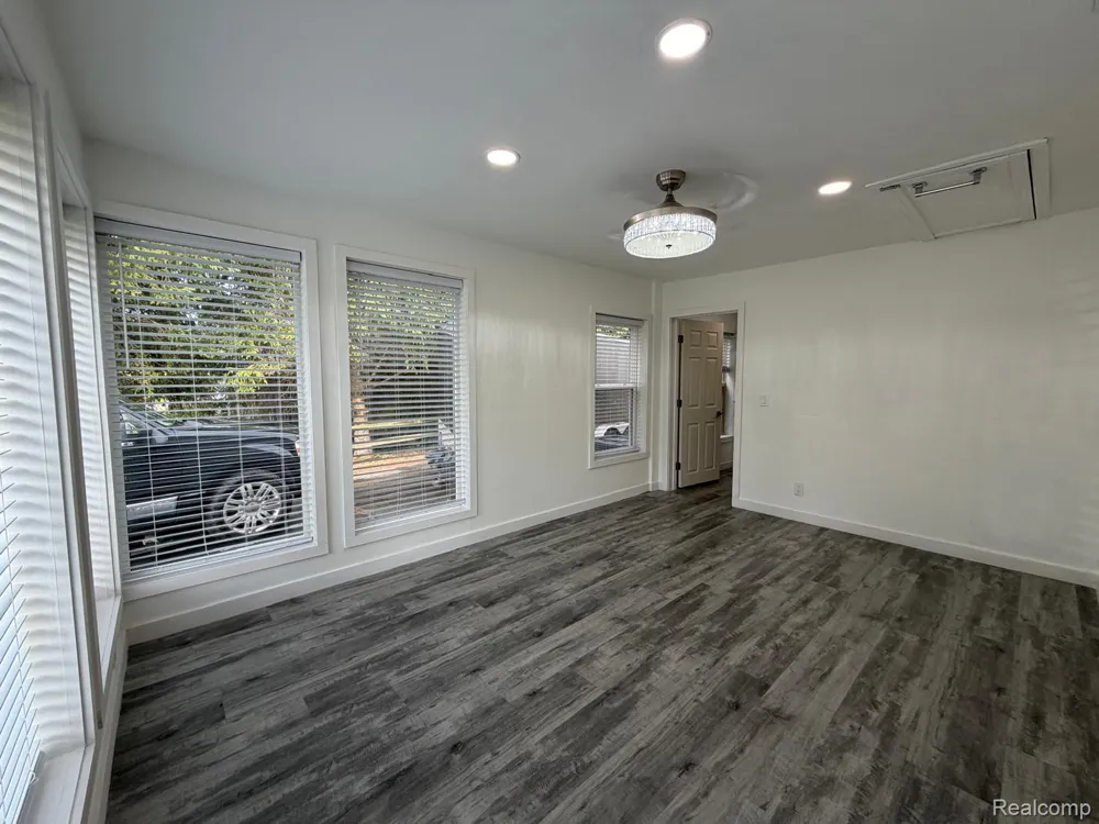 6180 E 5 Point Highway Hamlin Township, MI 48827