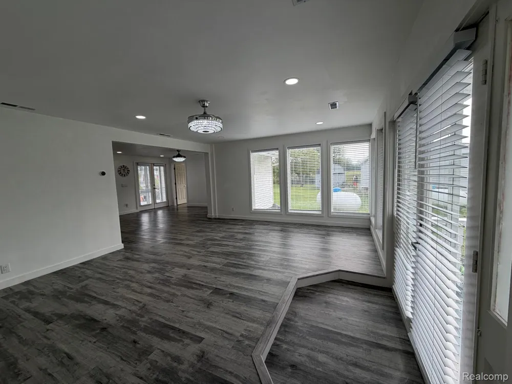 6180 E 5 Point Highway Hamlin Township, MI 48827