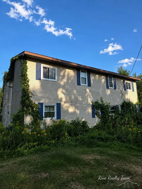 2561 E Manor Road