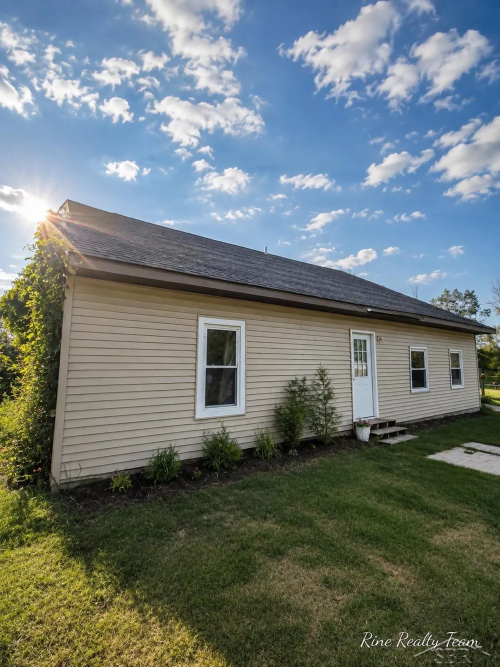 2561 E Manor Road Au Gres Township, MI 48703