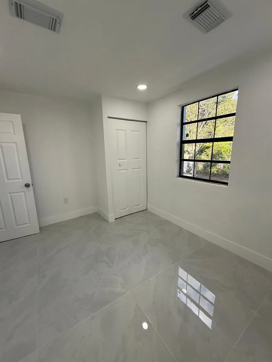 4400 SW 36TH STREET West Park, FL 33023