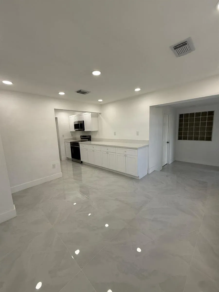 4400 SW 36TH STREET West Park, FL 33023