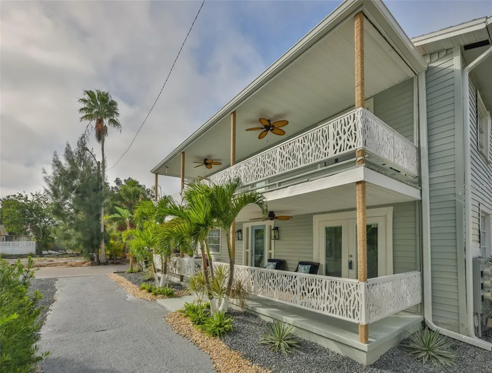 134 86TH TERRACE Treasure Island, FL 33706