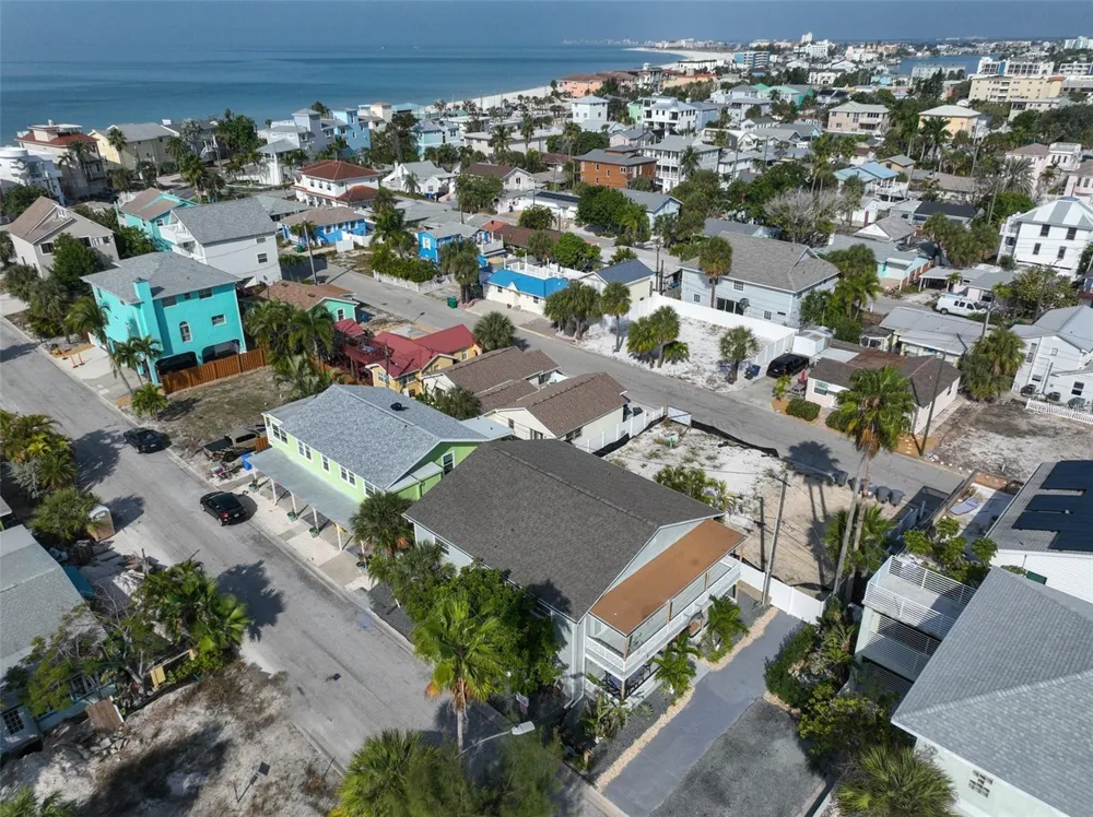 134 86TH TERRACE Treasure Island, FL 33706