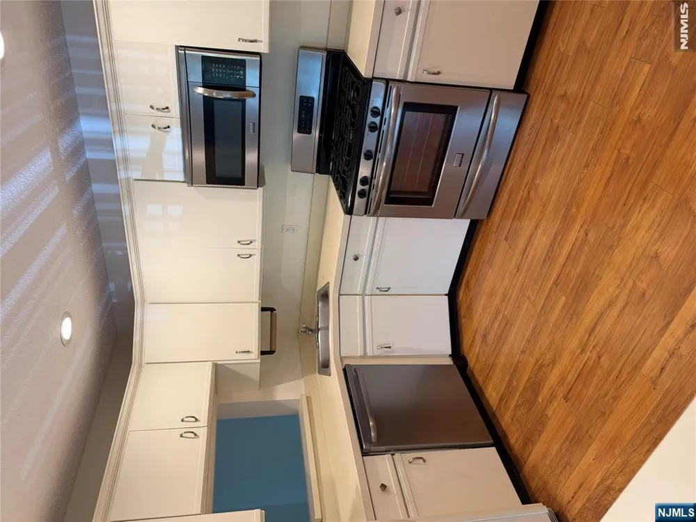 397 Poets Way 397 Mahwah, NJ 07430