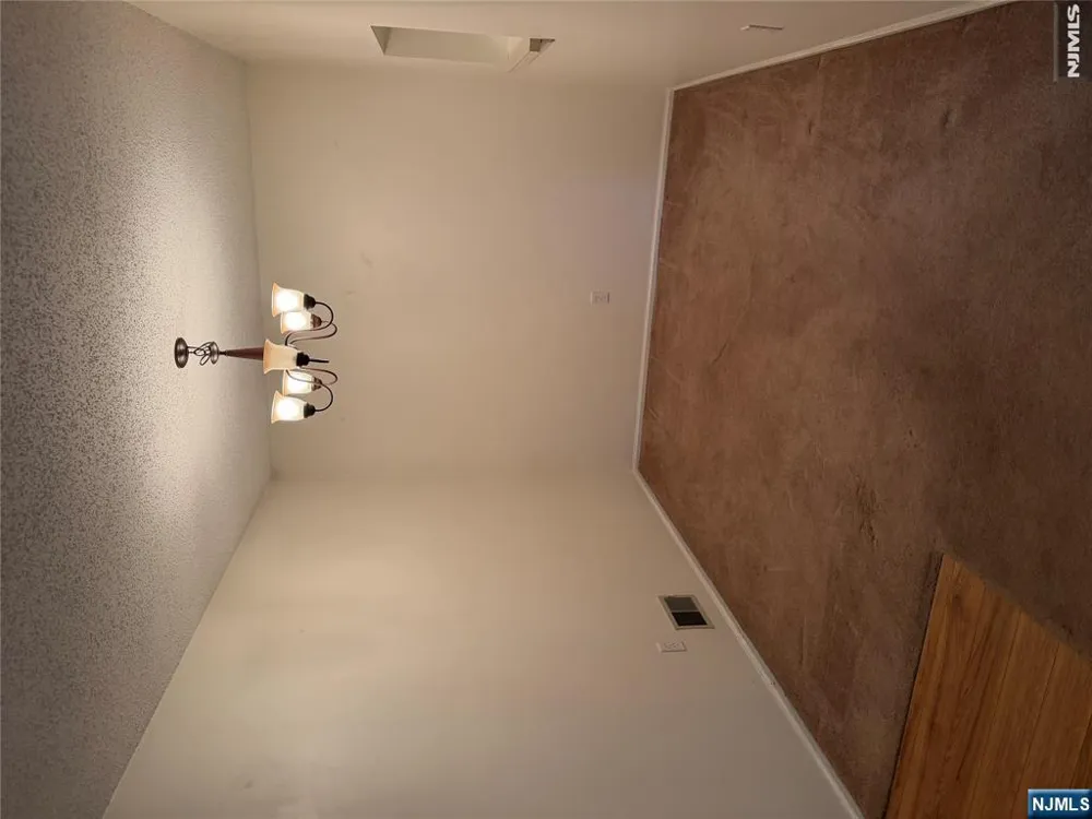 397 Poets Way 397 Mahwah, NJ 07430