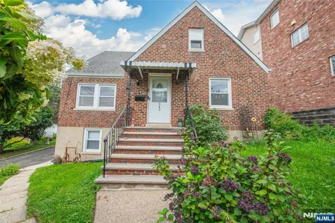 343 E Brinkerhoff Avenue 2