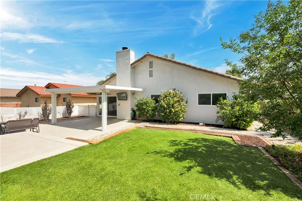 23240 Continental Drive Canyon Lake, CA 92587