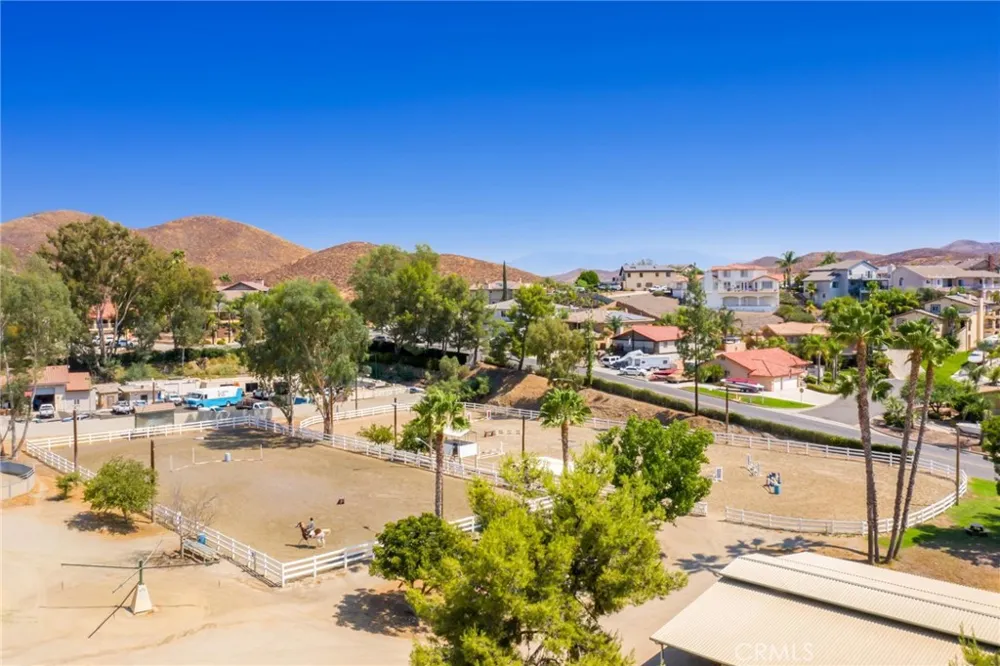 23240 Continental Drive Canyon Lake, CA 92587