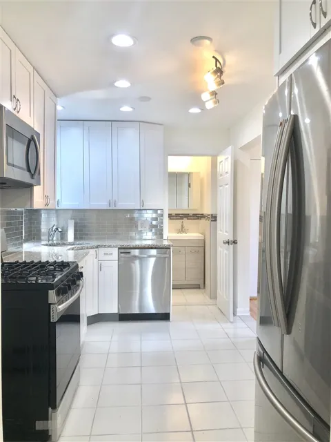 151 BLEECKER ST