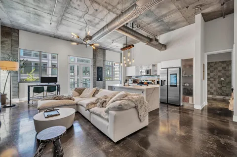 445 ANDREWS AVENUE #304