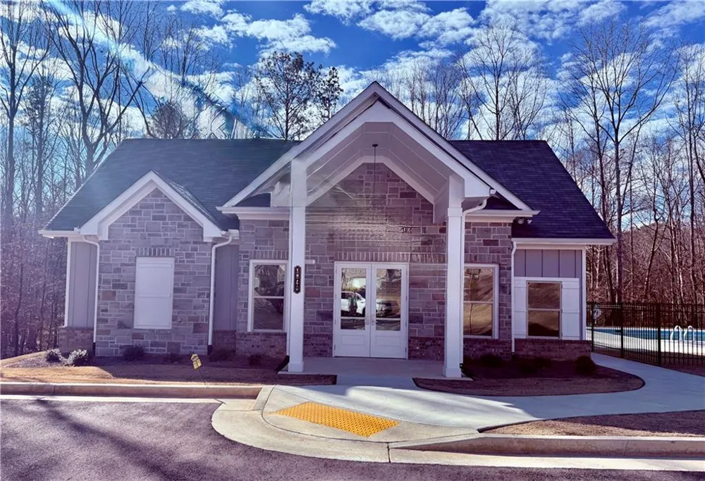 4250 Shirebrook Trail Hoschton, GA 30548