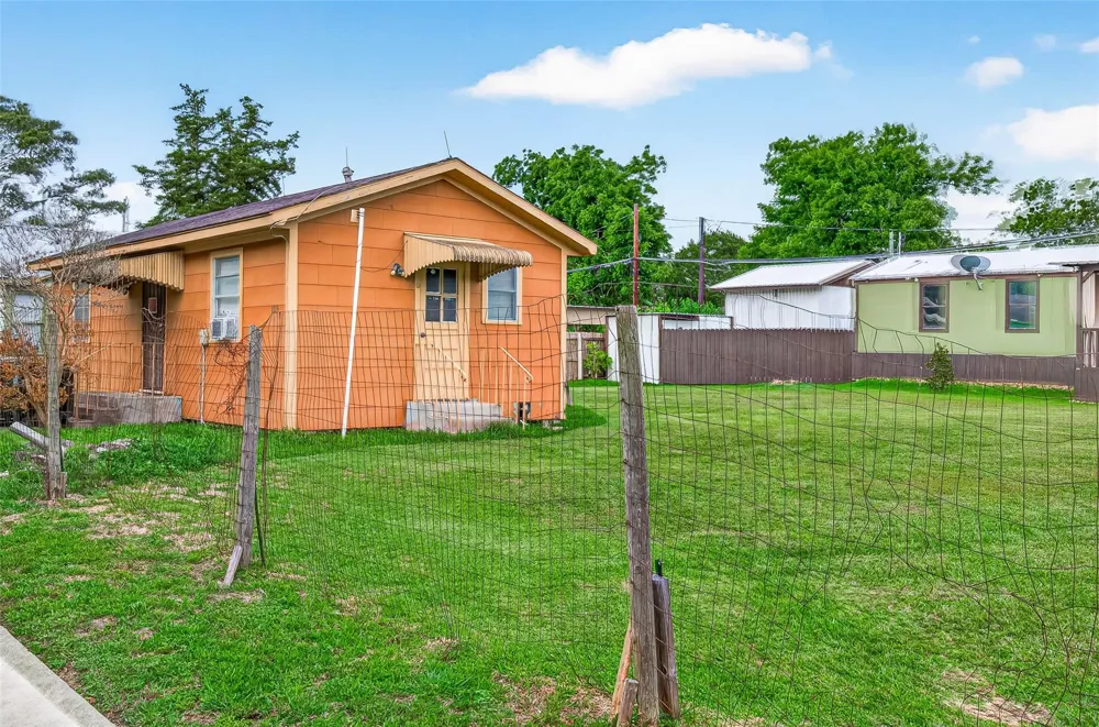 1113 4th Street Rosenberg, TX 77471