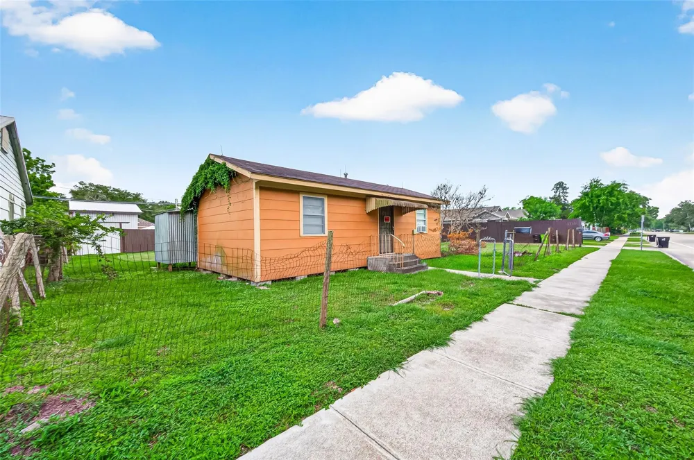 1113 4th Street Rosenberg, TX 77471