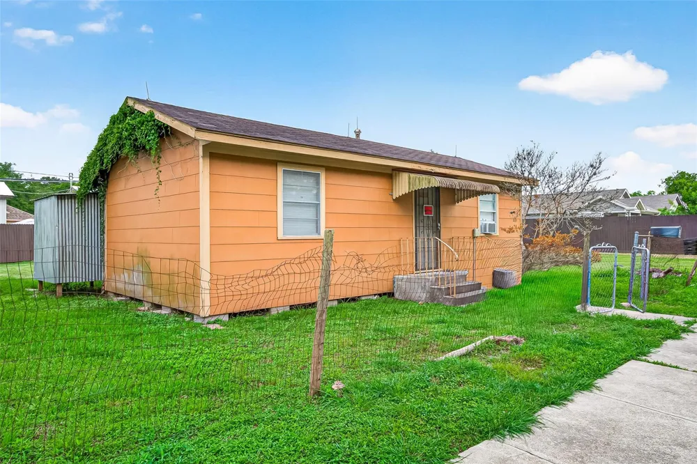 1113 4th Street Rosenberg, TX 77471