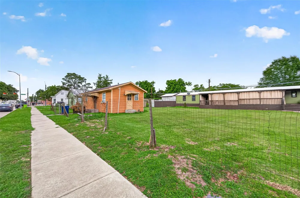 1113 4th Street Rosenberg, TX 77471