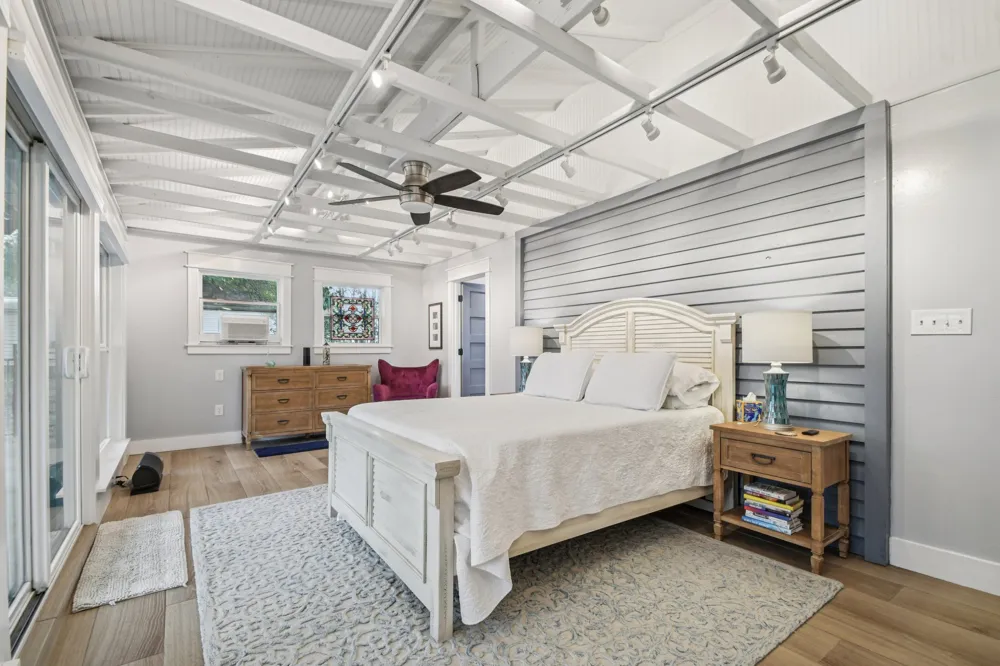 902 Turney Street Smithville, TX 78957
