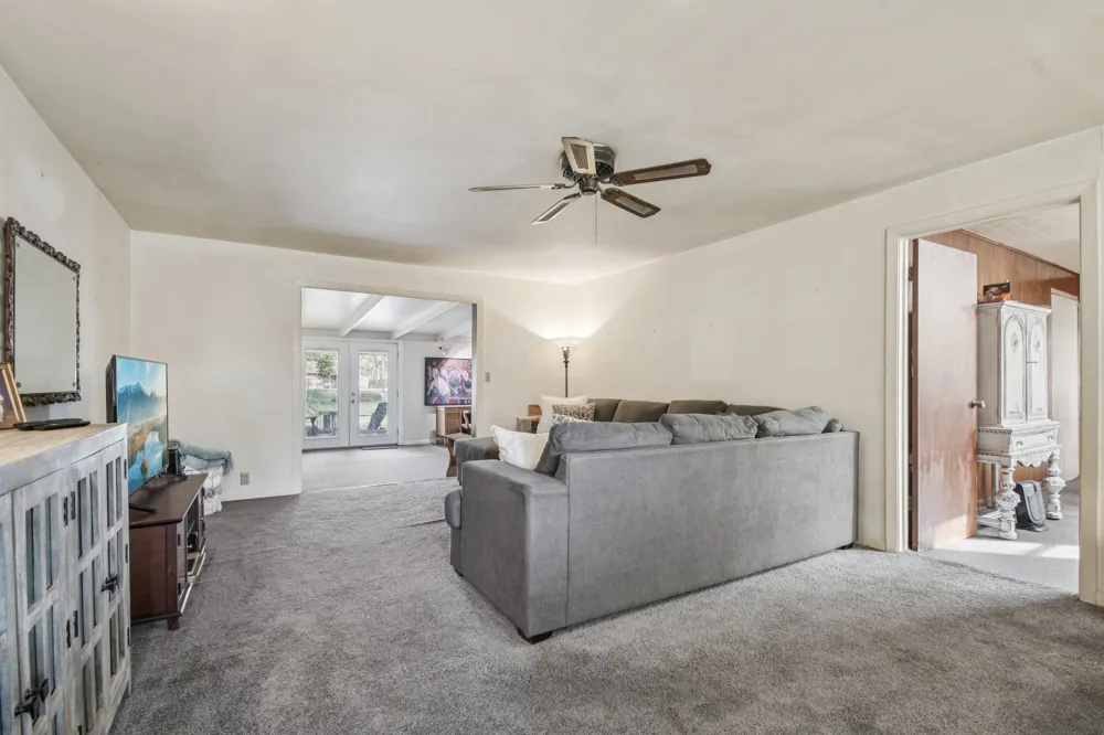 902 Turney Street Smithville, TX 78957