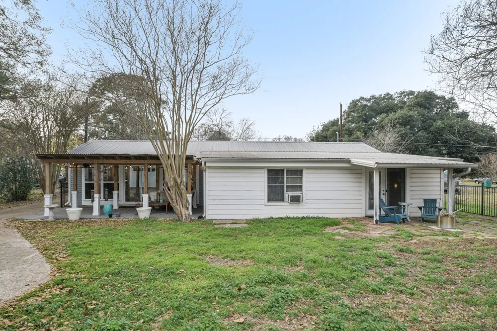 902 Turney Street Smithville, TX 78957