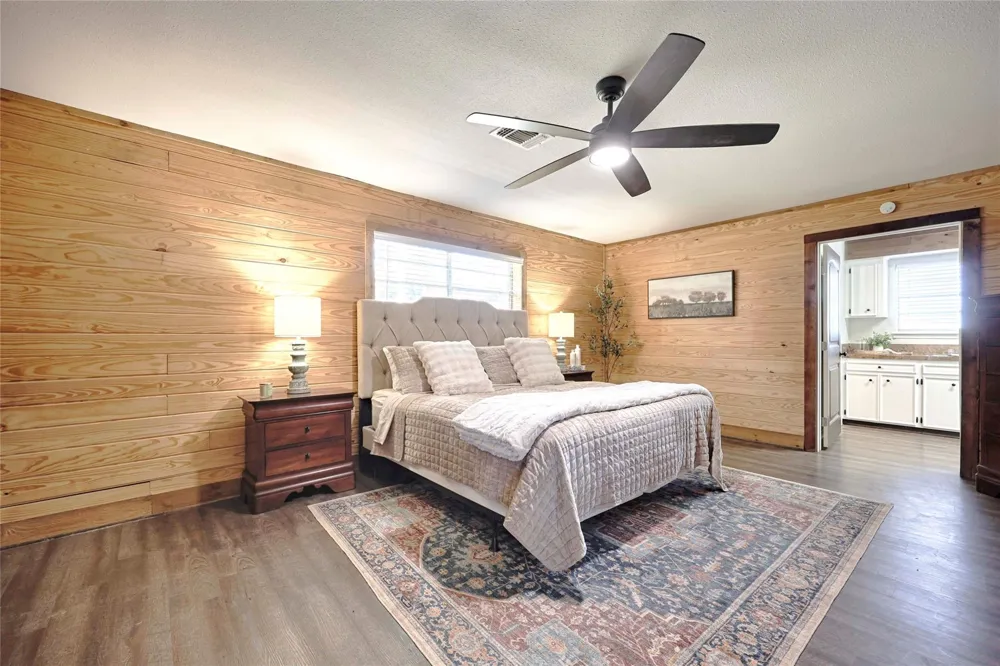 1055 Cr 214 Weimar, TX 78962