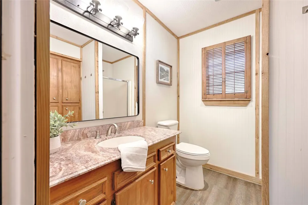 1055 Cr 214 Weimar, TX 78962