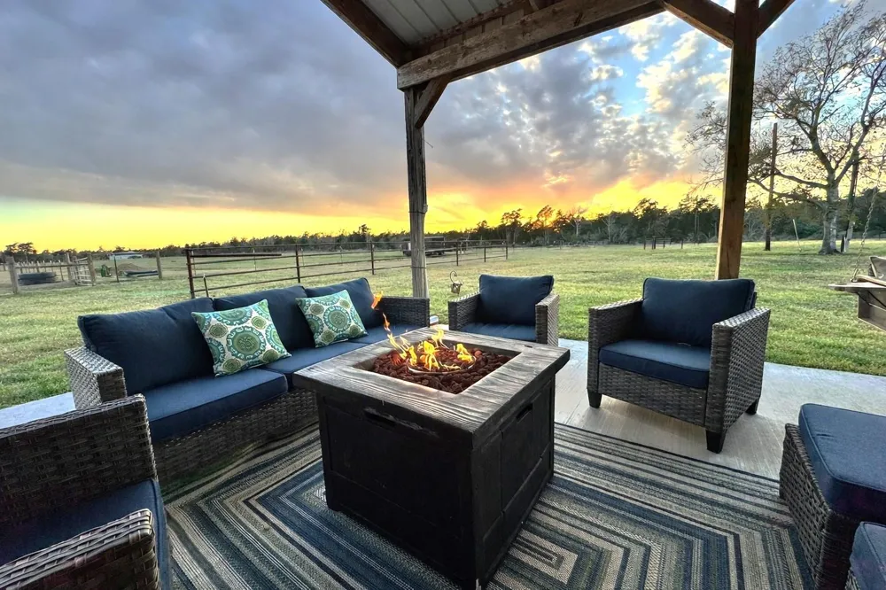 1055 Cr 214 Weimar, TX 78962