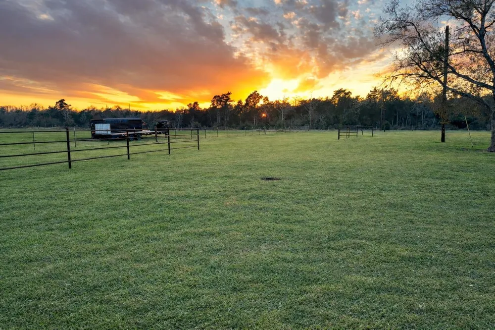 1055 Cr 214 Weimar, TX 78962