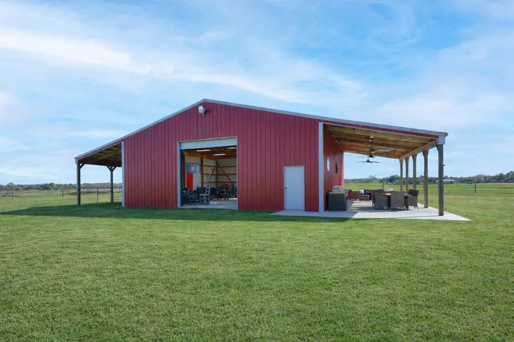 1055 Cr 214 Weimar, TX 78962