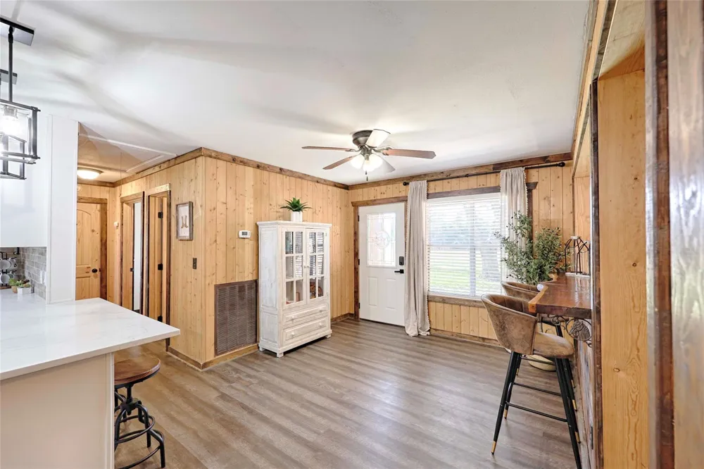 1055 Cr 214 Weimar, TX 78962