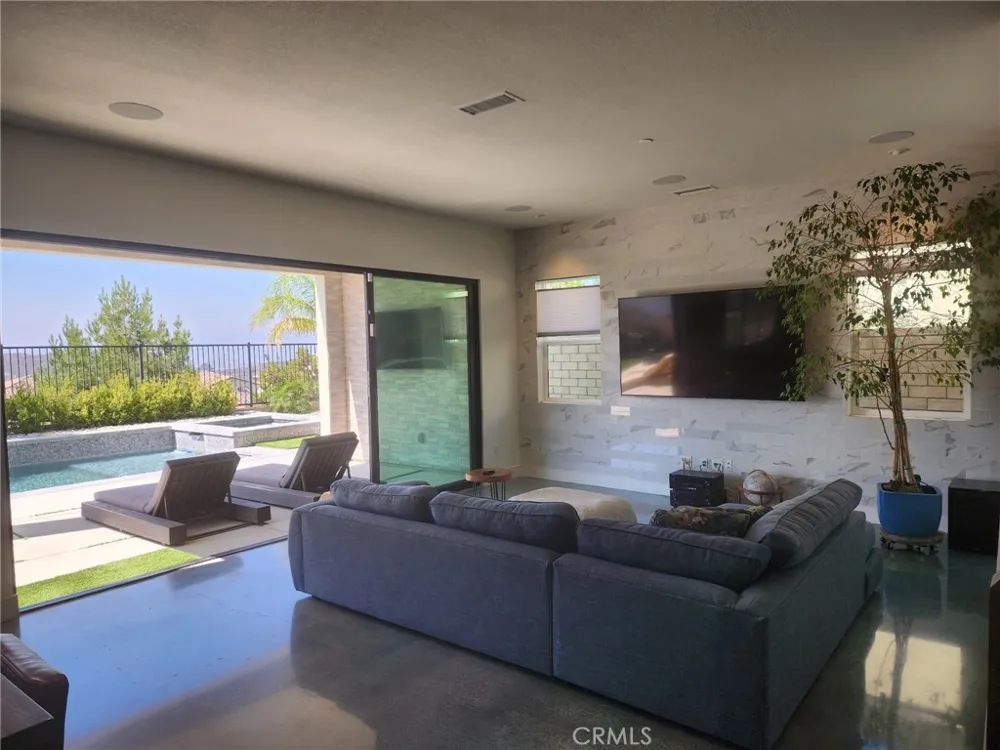 19018 Martino Court Saugus, CA 91350