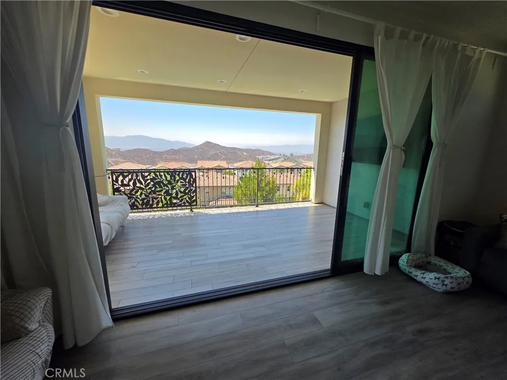 19018 Martino Court Saugus, CA 91350