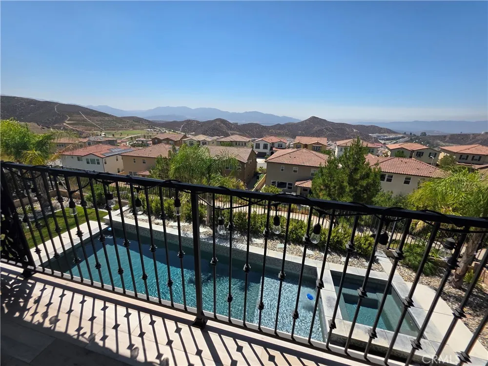19018 Martino Court Saugus, CA 91350
