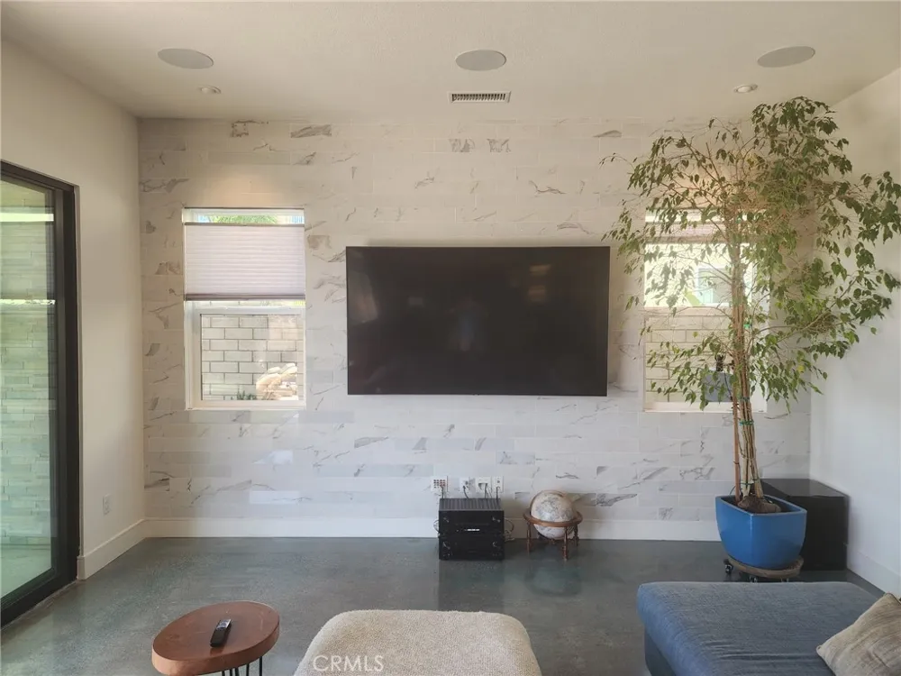19018 Martino Court Saugus, CA 91350