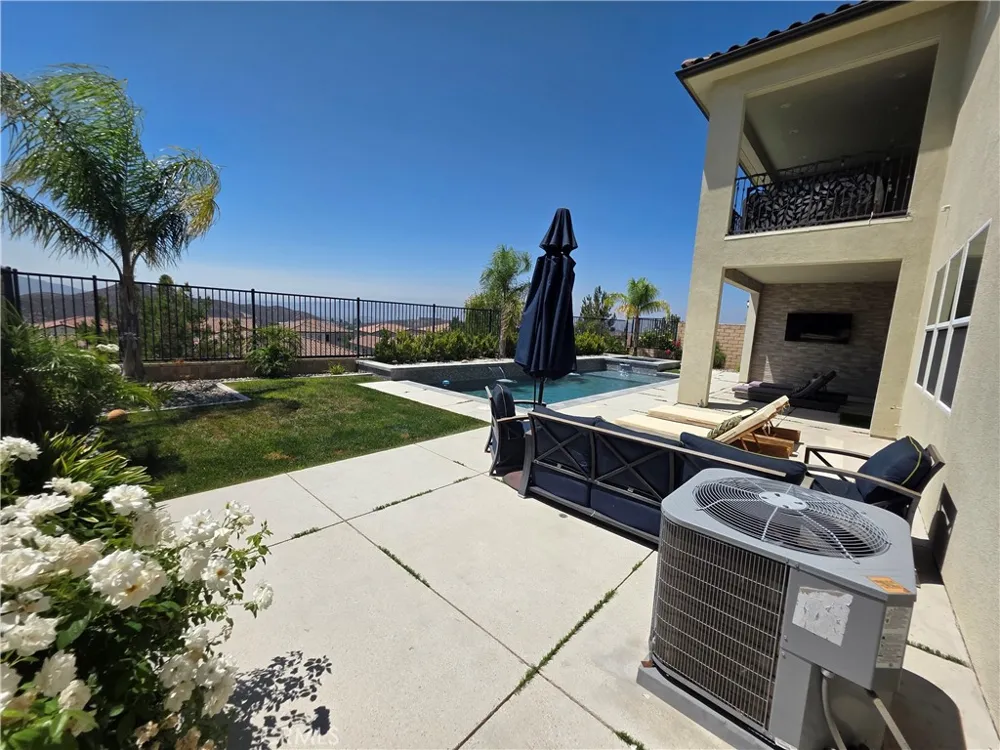 19018 Martino Court Saugus, CA 91350