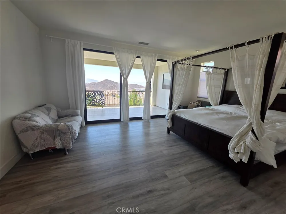19018 Martino Court Saugus, CA 91350